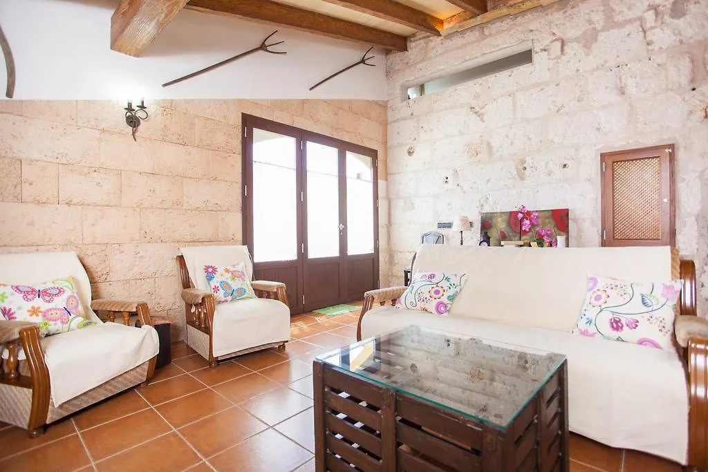 Villa Taronger Muro 0*,